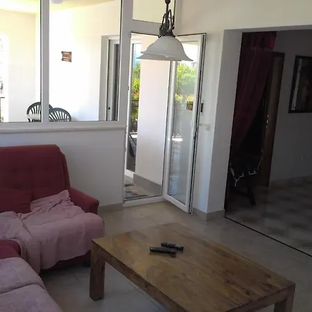 Baras Apartman Slatine